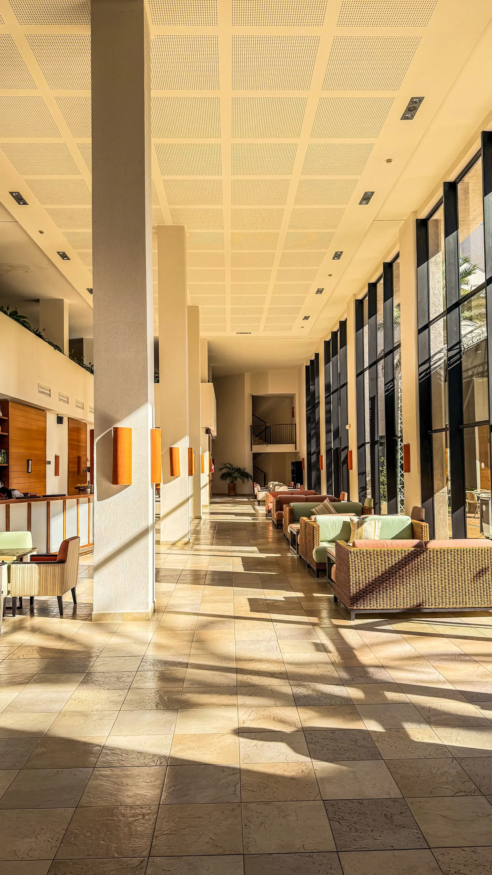 Architectural lobby view of Dravessiquegrandhaven