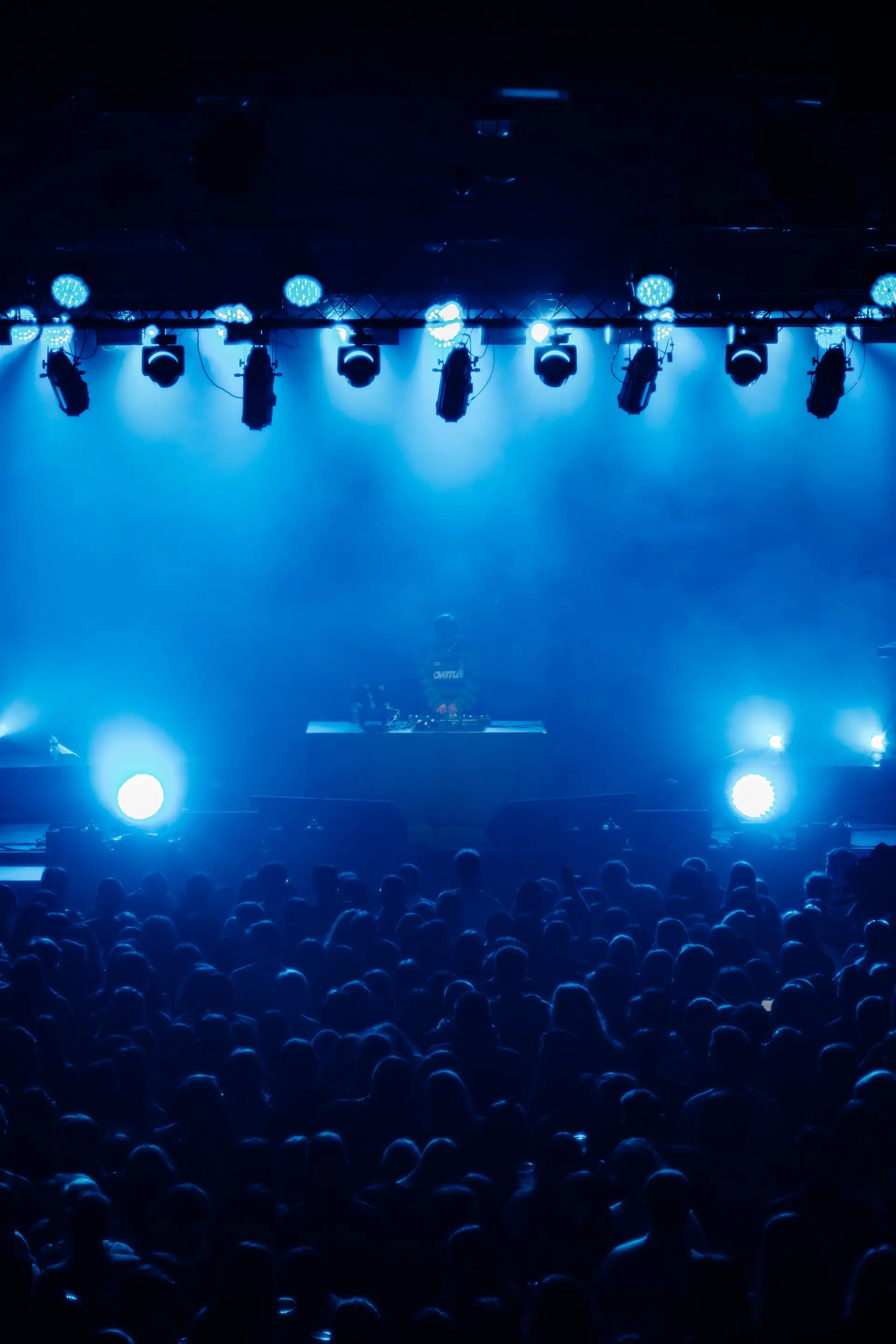 Dynamic blue stage lighting